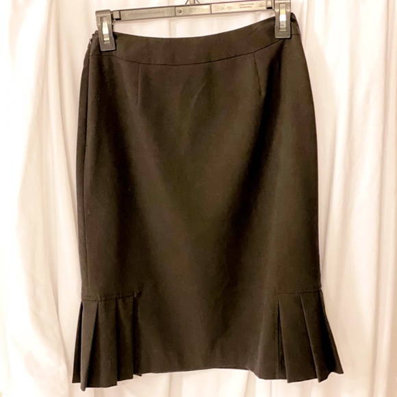 Women's Tahari Suit - Picture 6 of 6